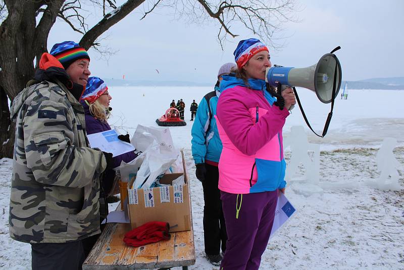 Lipno Ice Marathon prověřil na osm desítek borců, kteří nejsou z cukru.