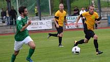 Divize A - 2. kolo: FK Slavoj Český Krumlov (zelené dresy) - FK Olympie Březová 3:0 (1:0).