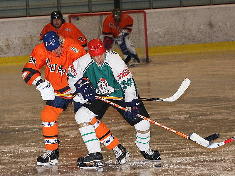 Hokejové utkání sdruženého okresního přeboru mužů / HC Slavoj Český Krumlov B - SKH Hluboká nad Vltavou 7:9.