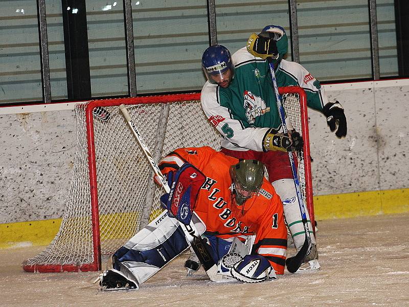 Hokejové utkání sdruženého okresního přeboru mužů / HC Slavoj Český Krumlov B - SKH Hluboká nad Vltavou 7:9.