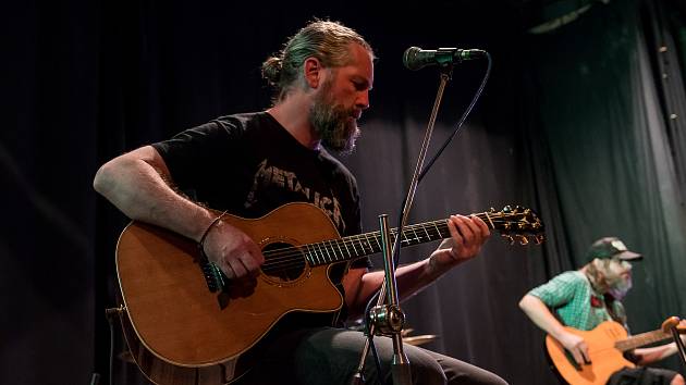 Koncert kapely Satisfucktion a dětské skupiny Veneris ve Vyšším Brodě.