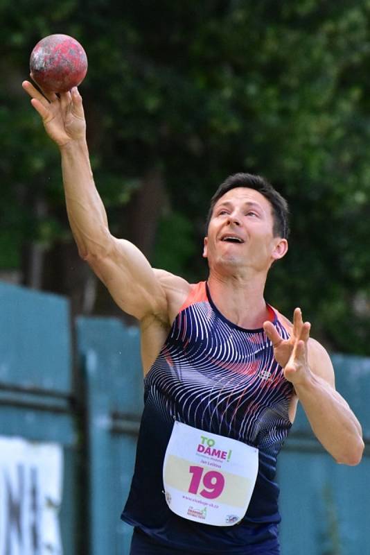 Český Krumlov hostil již šestnáctý ročník atletických vícebojů Šnobíbo. Závodníci však letos místo desetiboje absolvovali jen polovinu disciplín. Foto: Pavel Krátký