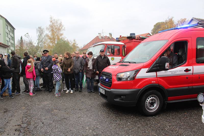 Sobotní odpoledne obyvatelé Malont věnovali oslavám vzniku republiky. Nechyběl ani ohňostroj.