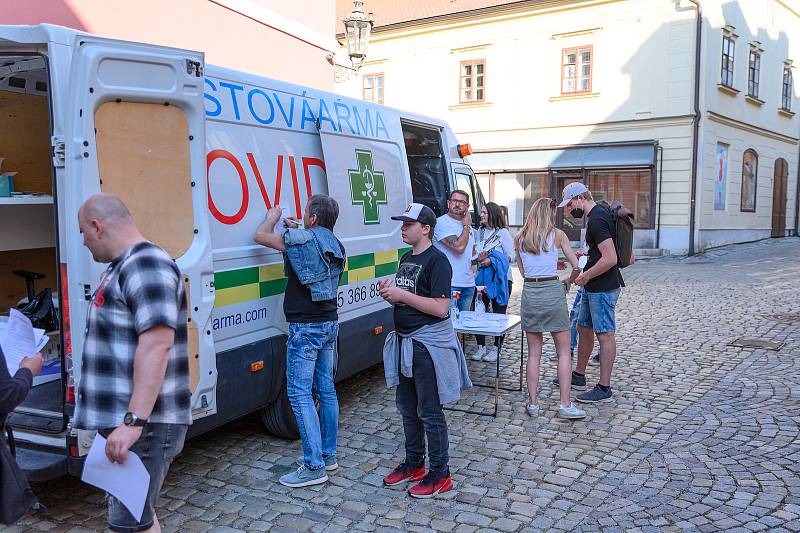 Koncert kapely Wohnout v českokrumlovském Depu.