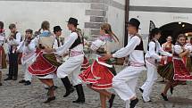 Významnou součástí Svatováclavských slavností je Mezinárodní folklórní festival.