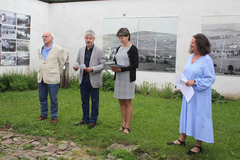 Vernisáž nové dlouhodobé výstavy o Zvonkové v hornoplánském domku Adalberta Stiftera.