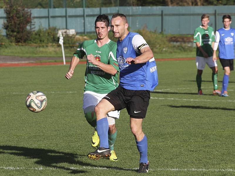 Divize (skupina A) - 11. kolo: Český Krumlov (v zeleném) - Táborsko B 2:2 (1:1), na penalty 4:5.