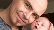 V pondělí 4. listopadu 2013 v 16.58 hodin se českobudějovickým manželům Lence a Marku Prášilovým narodil prvorozený syn Adam Prášil. Chlapeček měřil 52 centimetry a vážil 3885 gramů. Tatínek u porodu nechyběl.