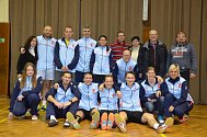 Na historicky první ligové výhře badmintonistů Sokola Křemže se podílel i široký realizační tým a početná skupina fanoušků.