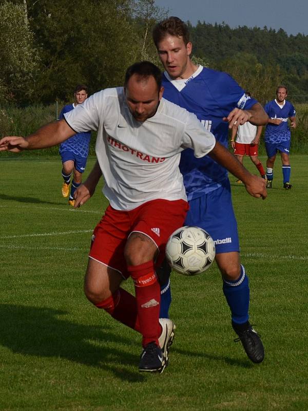 OP muži - 1. kolo: Sokol Křemže (bílé dresy) - Dynamo Světlík 8:0 (3:0).