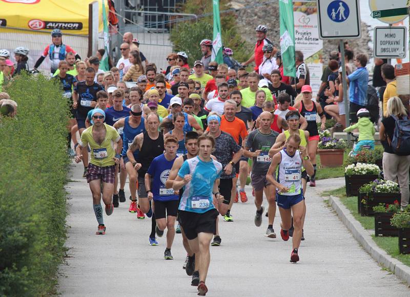 Lipno Sport Fest 2019 v sobotu zahájil půlmaraton v rámci Mizuno Trail Running Cupu 2019.