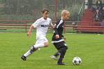 KP žáci – 4. kolo: Spartak Kaplice (černé dresy) –  FC ZVVZ Milevsko (starší modré, mladší bílé)