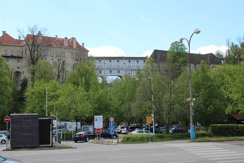 Český Krumlov o prvním májovém víkendu.