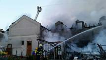 Požár dvoupodlažního domu v Kaplici. 