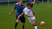 I.A třída (skupina B) - 21. kolo: FC Velešín (modročerné dresy) - SK Větřní 3:1 (0:0).