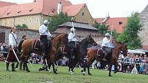 Drezúrní vystoupení s koňmi v Pivovarské zahradě v rámci slavností růže.