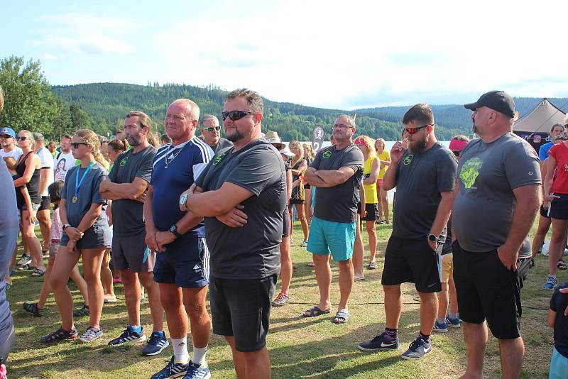 Lipno Sport Fest 2020 vyvrcholil závodem dračích lodí.