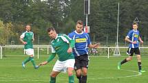 Oblastní I.B třída (skupina A) - 9. kolo: TJ Malše Roudné B (zelené dresy) - FK Spartak Kaplice 1:2 (1:2).