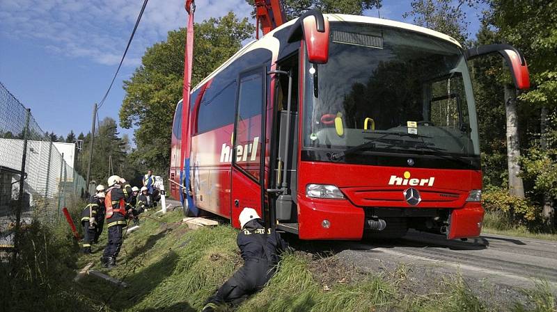 Nehoda autobusu u Kaplice Nádraží. 