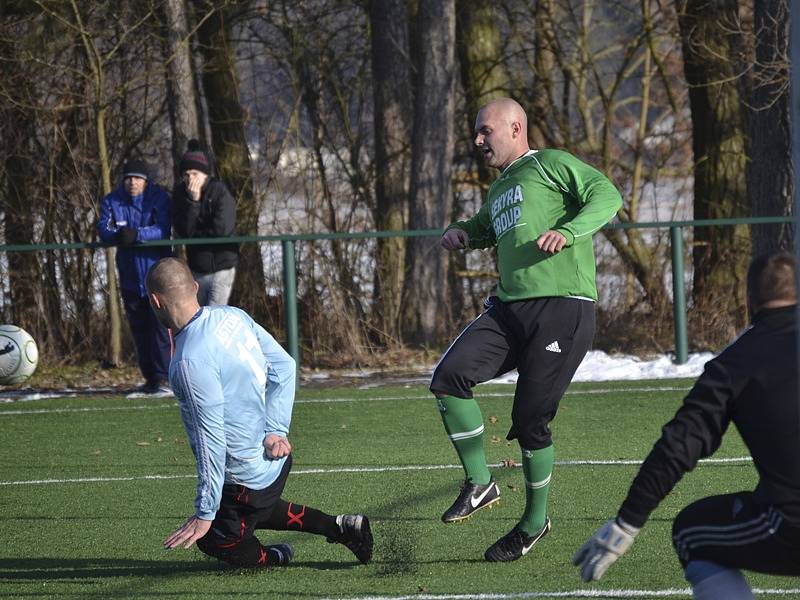 3. kolo Hlubocké zimní ligy: Český Krumlov (v zeleném) - Táborsko B 2:4 (2:1).