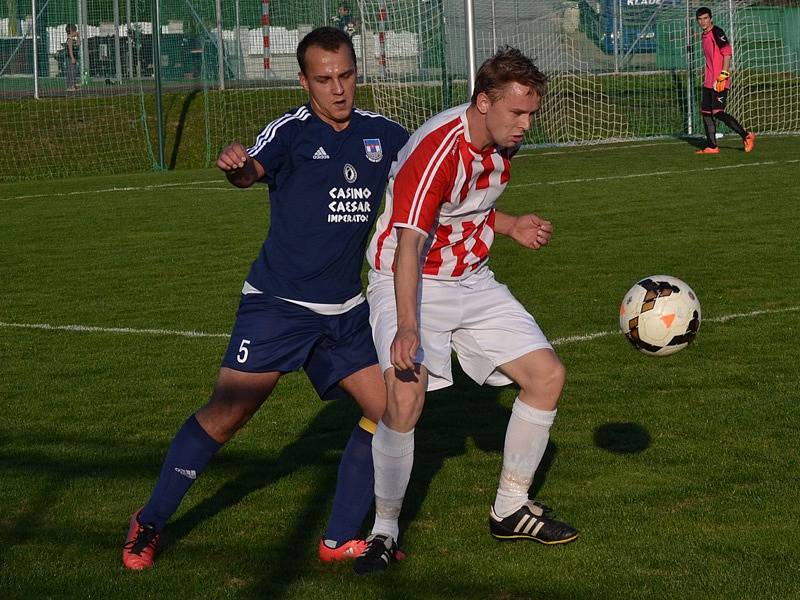 Okresní přebor muži - 6. kolo: FK Dolní Dvořiště (modré dresy) - TJ Smrčina Horní Planá 2:1 (2:1).