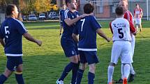 Okresní přebor muži - 6. kolo: FK Dolní Dvořiště (modré dresy) - TJ Smrčina Horní Planá 2:1 (2:1).