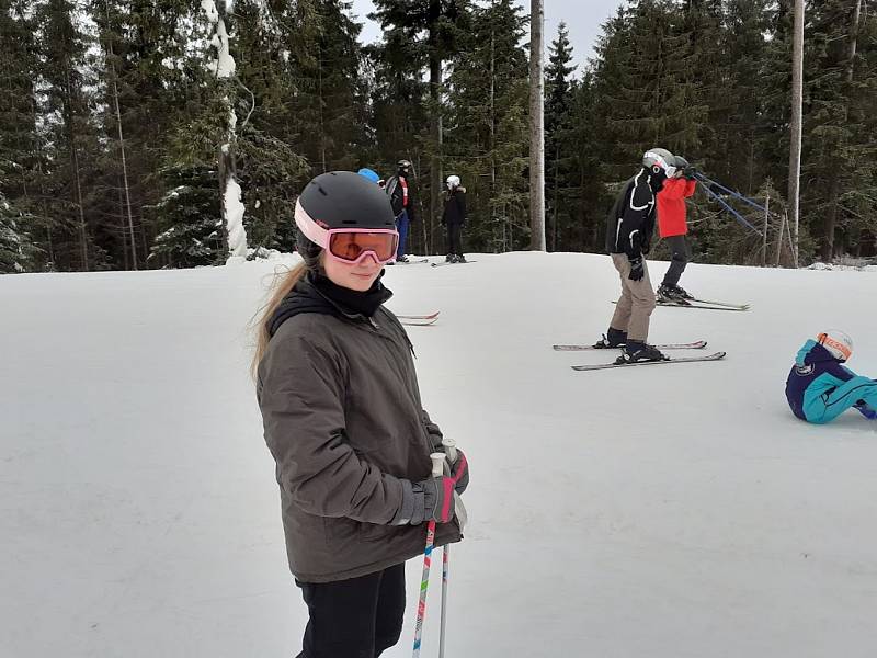 Ve Skiareálu Lipno zahájili v neděli 5. prosince 2021 další lyžařskou sezónu.