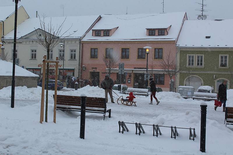 Dopolední stav silnic v Kaplici a jejím okolí v sobotu.