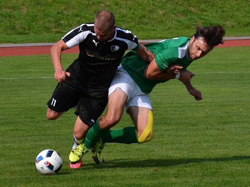 Divize - 5. kolo: FK Slavoj Český Krumlov (zelené dresy) - TJ Malše Roudné 1:3 (1:1).