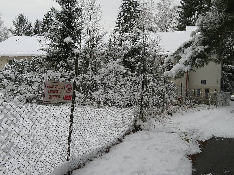 Kdysi vyhlášené plicní sanatorium na Českokrumlovsku nyní už více jak 15 let chátrá.