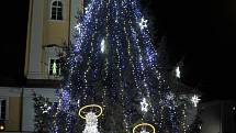 Kaplice. Potěšte se pohledem na vánoční stromy ve městech a obcích regionu.