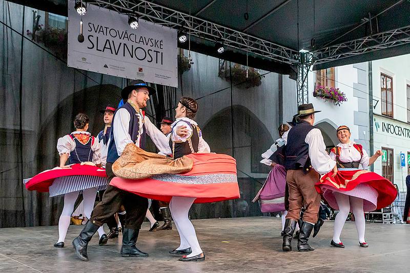 Svatováclavské slavnosti a Mezinárodní folklórní festival roztančily historické jádro českého Krumlova.