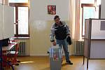 Volební okrsek ve škole v Linecké ulici v Českém Krumlově, má 311 voličů. Loni jich bylo o několik desítek více