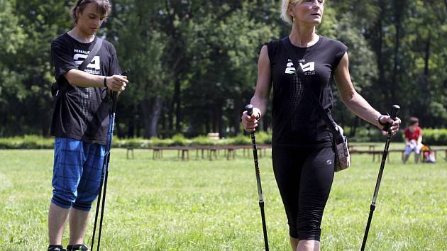 Nordic walking je stále populárnější