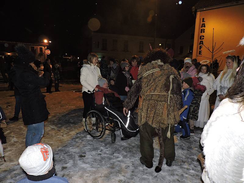 V Rožmberku nad Vltavou měli mikulášskou veselici už o první adventní neděli.