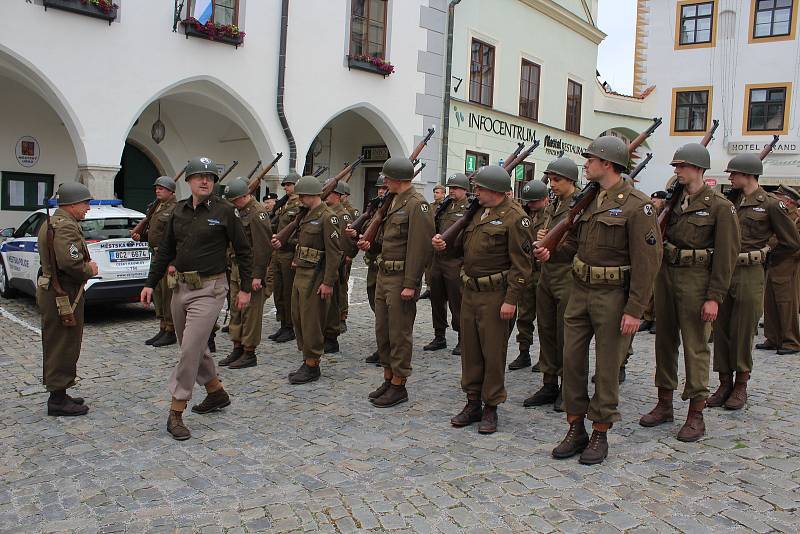 Český Krumlov připomněl Československou samostatnou obrněnou brigádu z 2. světové války.