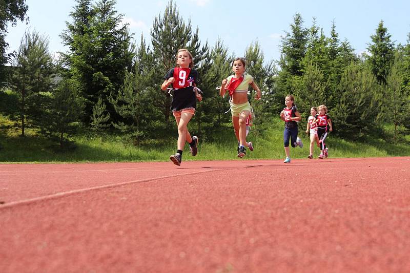 Okresní atletická olympiáda základních škol z Českokrumlovska v Kaplici.