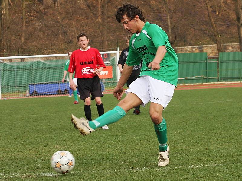 Fotbalové utkání I. B třídy mužů / FK Slavoj Český Krumlov B - SK Mladé 2:0.