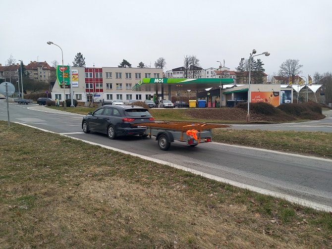 Přestavba křižovatky pod autobusovým nádražím a nemocnicí v Českém Krumlově, kde se kříží silnice II/157 od Kaplice a II/160 do Větřní, vypukne v březnu. Bude z ní kruhový objezd.