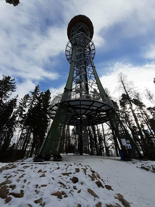 Rozhledna na Dobré vodě (862 m n. m.) v Horní Plané.