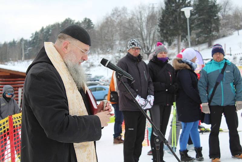 Žádné fronty, pár stupňů pod nulou, skvěle připravené sjezdovky a zábavný program. Lyžařská sezóna 2018/19 na Lipně začala ukázkově.