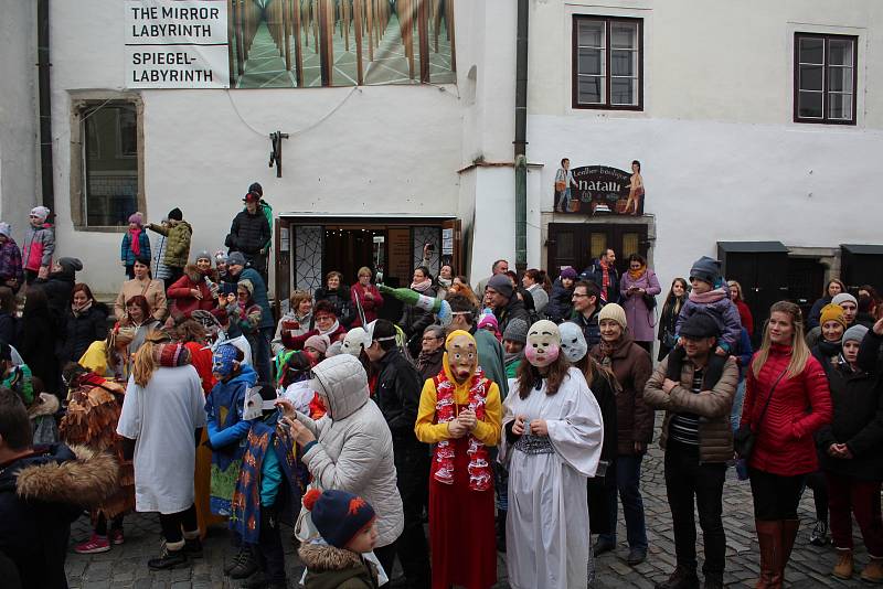 Masopustní průvod v Českém Krumlově se koná v režii Základní umělecké školy.