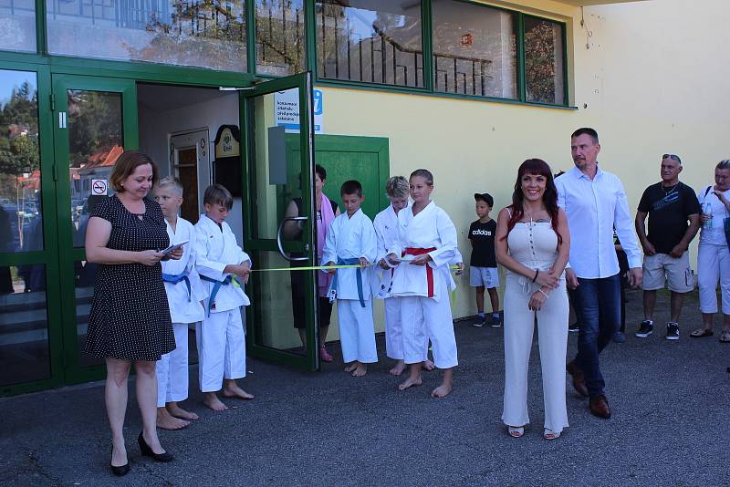 V krumlovském Skleníku sídlí Sportovní klub karate Český Krumlov .