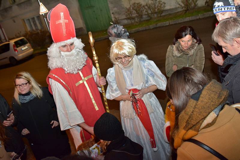 Andělský jarmark v Besednici o druhé adventní neděli.