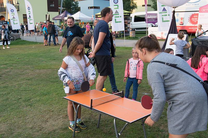 Páteční den na Lipno Sport Festu 2019 patřil i koncertům.