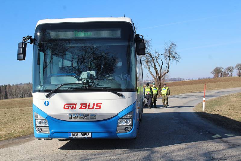 Víkendové kontroly na silnicích na hranici českokrumlovského okresu.