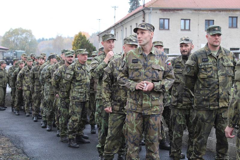 V Polné na Šumavě volilo několik stovek vojáků.