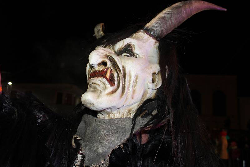 Diváci se během Krampus show Kaplice náramně dobře bavili.