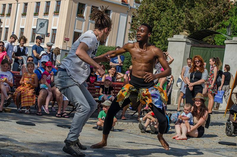 Soubor Ghana Dance Ensemble v Písku