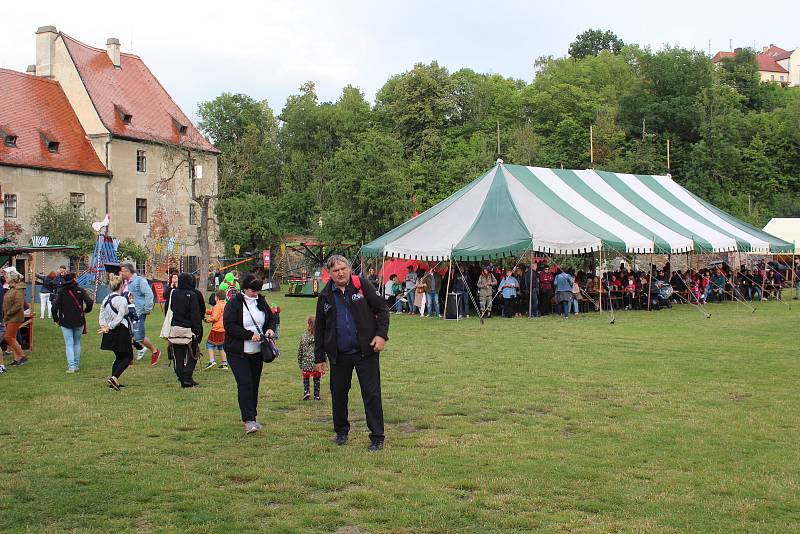 Ochutnávka z pátečního programu Slavností pětilisté růže v českém Krumlově.